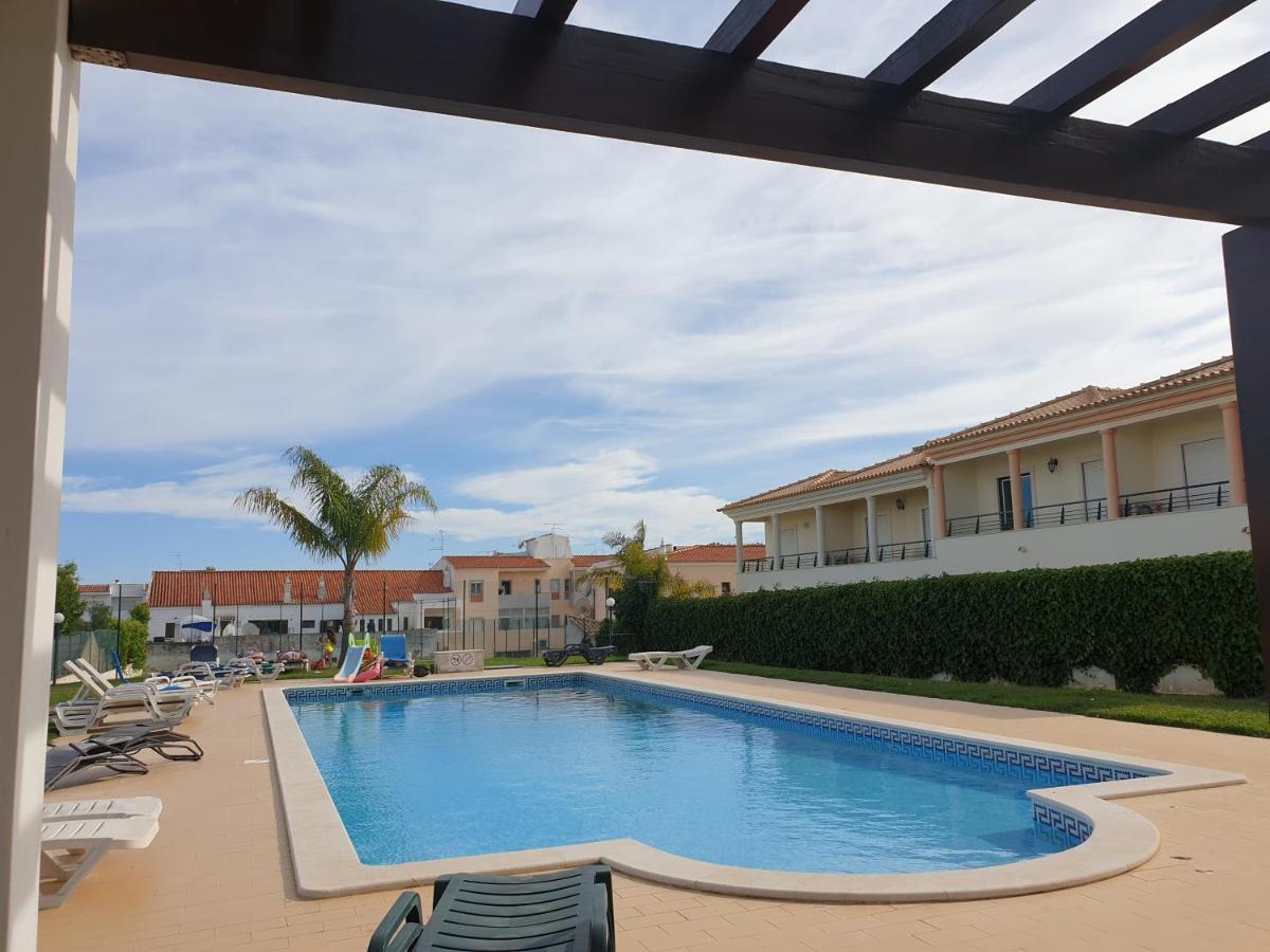 Oura Beach T1 Apartment Coral , Close To The Strip, Swimming Pool, Wi Fi, A/C Albufeira Exteriér fotografie